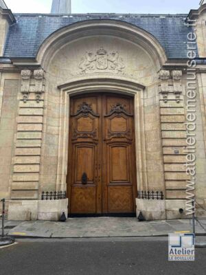 PORTE COCHERE 85 RUE DE GRENELLE PARIS 7